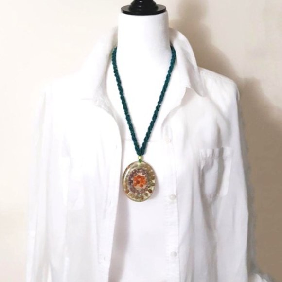 Resin Art Seashell Necklace Wooden Beads  28” - Picture 3 of 9